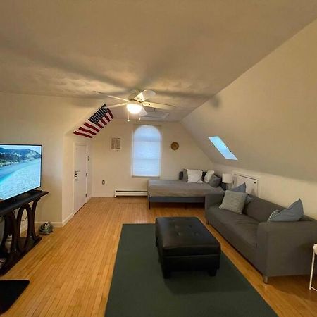 Cozy Condo With All Perks & Parking Close To Encore Casino Everett Exterior photo