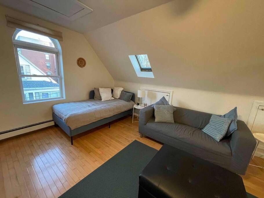 Cozy Condo With All Perks & Parking Close To Encore Casino Everett Exterior photo