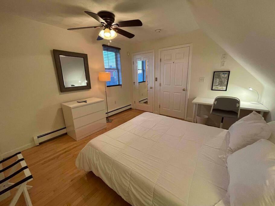 Cozy Condo With All Perks & Parking Close To Encore Casino Everett Exterior photo