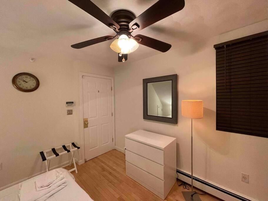Cozy Condo With All Perks & Parking Close To Encore Casino Everett Exterior photo